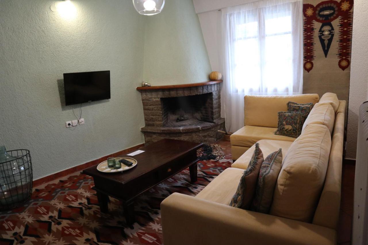 Dimos Suite Arachova Esterno foto